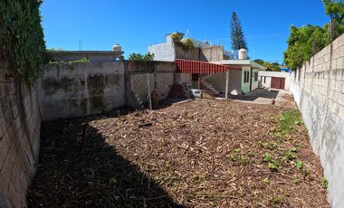 CASA EN VENTA EN CIUDAD DEL CARMEN 🏡✨ 📍Ubicada a unos metros de Periferica, a una cuadra de Panteon Colonia 📍Calle 55 x Periférica norte