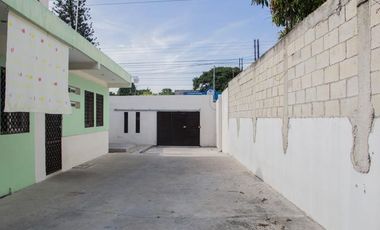 CASA EN VENTA EN CIUDAD DEL CARMEN 🏡✨ 📍Ubicada a unos metros de Periferica, a una cuadra de Panteon Colonia 📍Calle 55 x Periférica norte