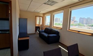 Arriendo espectacular oficina 7 privados, 2 B, 2E    entrega inmediata , a pasos de Av. Libertad ,Viña del Mar