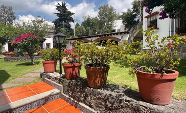 SAN JERÓNIMO CASA CON 3 FRENTES CON USO DE SUELO PARA 3 CASAS O ESCUELA.