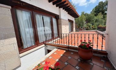 SAN JERÓNIMO CASA CON 3 FRENTES CON USO DE SUELO PARA 3 CASAS O ESCUELA.