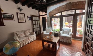 SAN JERÓNIMO CASA CON 3 FRENTES CON USO DE SUELO PARA 3 CASAS O ESCUELA.