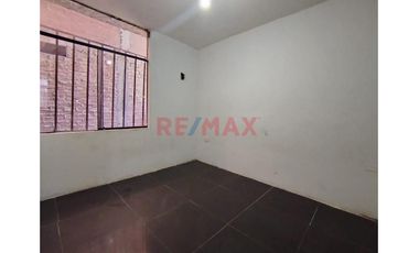 Edificio de 4 Pisos en Venta – Excelente Ubicación en Sullana, Calle Ugarte 1601//ID:1162483