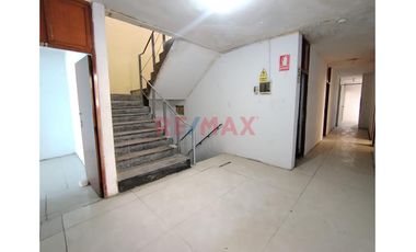 Edificio de 4 Pisos en Venta – Excelente Ubicación en Sullana, Calle Ugarte 1601//ID:1162483