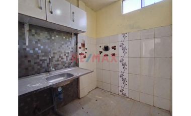 Edificio de 4 Pisos en Venta – Excelente Ubicación en Sullana, Calle Ugarte 1601//ID:1162483