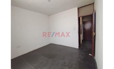Edificio de 4 Pisos en Venta – Excelente Ubicación en Sullana, Calle Ugarte 1601//ID:1162483