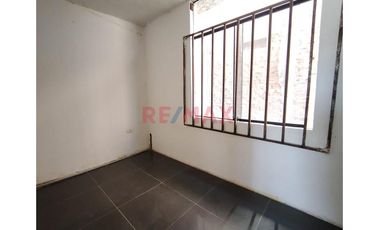 Edificio de 4 Pisos en Venta – Excelente Ubicación en Sullana, Calle Ugarte 1601//ID:1162483