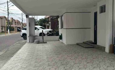 En Alquiler Casa en Urbanización Málaga 1