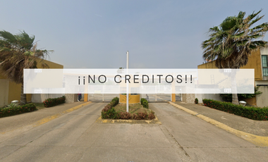 CASA EN CALLE CIRCUITO INTERIOR LIRIOS, COATZACOALCOS, VERACRUZ. ¡¡NO CREDITOS!!