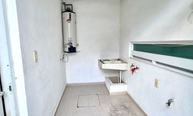 Renta Casa de 3 Recámaras en Fracc. Residencial Santa Fe, en Zona Sur.