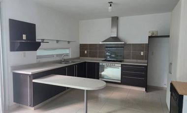 Renta Casa de 3 Recámaras en Fracc. Residencial Santa Fe, en Zona Sur.