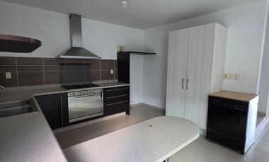 Renta Casa de 3 Recámaras en Fracc. Residencial Santa Fe, en Zona Sur.