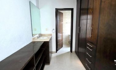 Renta Casa de 3 Recámaras en Fracc. Residencial Santa Fe, en Zona Sur.