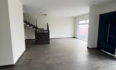 CASA en RENTA en el fraccionamiento El Olivar Altozano, 3 habitaciones, 3.5 baños