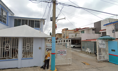 CASA EN FRACCIONAMIENTO AL SUR DE VILLAHERMOSA, TABASCO (REMATE BANCARIO)