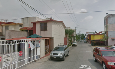 CASA EN FRACCIONAMIENTO AL SUR DE VILLAHERMOSA, TABASCO (REMATE BANCARIO)