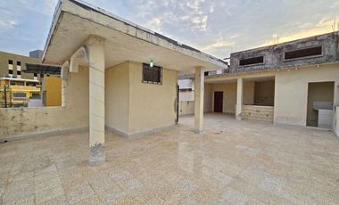 Casa en Alquiler para Vivienda o Empresa, de 5 Dormitorios con Terraza, Garaje y Patio - Urdenor 2 Conjunto Cerrado, Norte Guayaquil