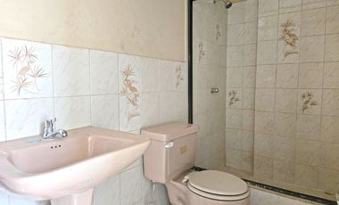 Casa en Alquiler para Vivienda o Empresa, de 5 Dormitorios con Terraza, Garaje y Patio - Urdenor 2 Conjunto Cerrado, Norte Guayaquil