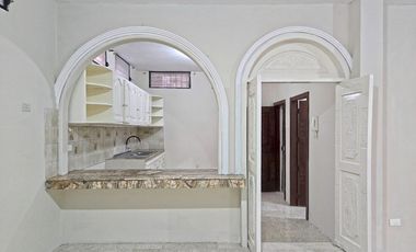 Casa en Alquiler para Vivienda o Empresa, de 5 Dormitorios con Terraza, Garaje y Patio - Urdenor 2 Conjunto Cerrado, Norte Guayaquil