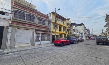 Casa en Alquiler para Vivienda o Empresa, de 5 Dormitorios con Terraza, Garaje y Patio - Urdenor 2 Conjunto Cerrado, Norte Guayaquil