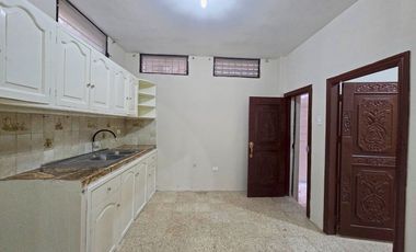 Casa en Alquiler para Vivienda o Empresa, de 5 Dormitorios con Terraza, Garaje y Patio - Urdenor 2 Conjunto Cerrado, Norte Guayaquil