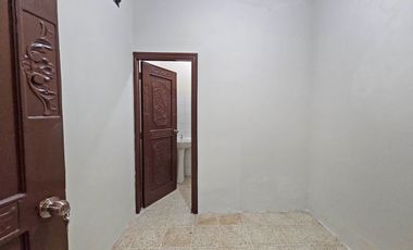 Casa en Alquiler para Vivienda o Empresa, de 5 Dormitorios con Terraza, Garaje y Patio - Urdenor 2 Conjunto Cerrado, Norte Guayaquil