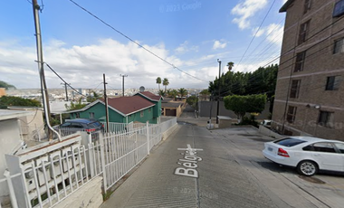 ¡¡GRAN OPORTUNIDAD DE ADQUIRIR O INVERTIR EN ESTA HERMOSA Y AMPLIA CASA DE REMATE BANCARIO!!, (SOLO CON RECURSOS PROPIOS).