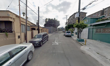 ¡¡GRAN OPORTUNIDAD DE ADQUIRIR O INVERTIR EN ESTA HERMOSA Y AMPLIA CASA DE REMATE BANCARIO!!, (SOLO CON RECURSOS PROPIOS).