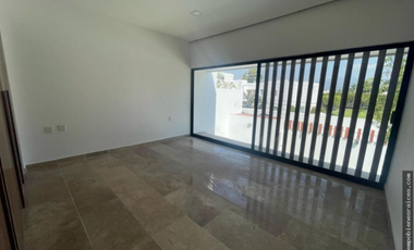 CASA SOLA EN VENTA, KLOOSTER VIVEROS, JIUTEPEC