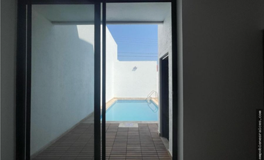 CASA SOLA EN VENTA, KLOOSTER VIVEROS, JIUTEPEC