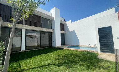CASA SOLA EN VENTA, KLOOSTER VIVEROS, JIUTEPEC