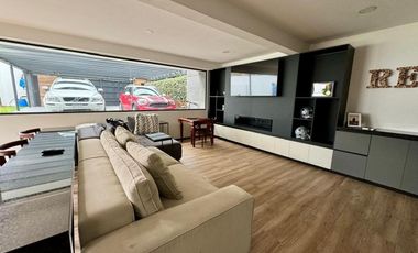 Casa  en calle cerrada con vigilancia