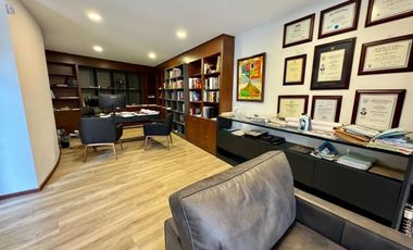 Casa  en calle cerrada con vigilancia