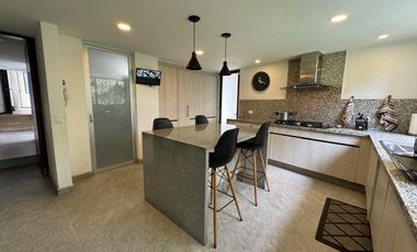 Casa  en calle cerrada con vigilancia