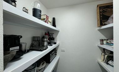 Casa  en calle cerrada con vigilancia