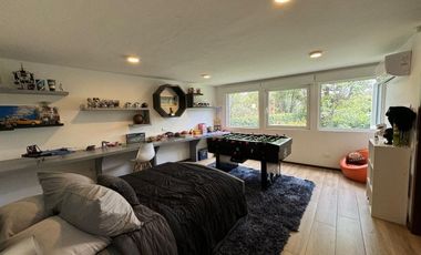 Casa  en calle cerrada con vigilancia