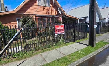 Vende Casa de Dos Pisos con Depto Interior en Villa Antihual Puerto Montt.