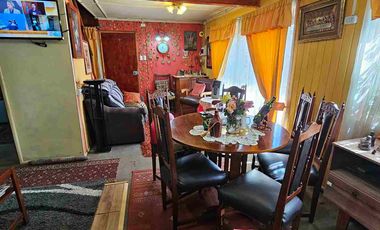 Vende Casa de Dos Pisos con Depto Interior en Villa Antihual Puerto Montt.