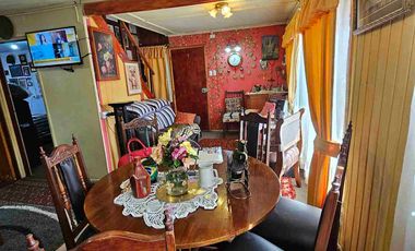 Vende Casa de Dos Pisos con Depto Interior en Villa Antihual Puerto Montt.