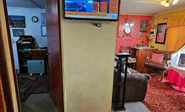 Vende Casa de Dos Pisos con Depto Interior en Villa Antihual Puerto Montt.