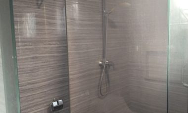 DISEWA RUMAH 3 LANTAI DALAM CLUSTER PREMIUM PIK1 10X28 FURNISHED