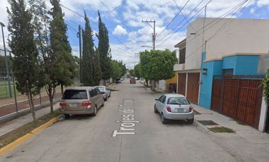 Inversión Segura y Rentable en Bienes Raíces, Casa en Col. Laureles del Sur, San Luis Potosí.