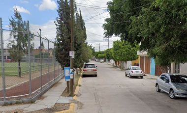 Inversión Segura y Rentable en Bienes Raíces, Casa en Col. Laureles del Sur, San Luis Potosí.