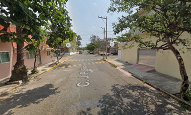 Casa en venta en  Formando Hogar, Veracruz, México