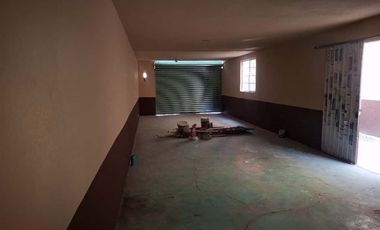 Se vende local comercial de 2 niveles con cochera en col. Santa Maria, cerca de diagonal defensores de la república, Capu