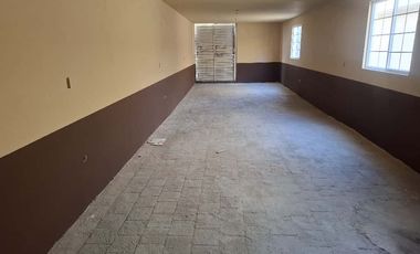 Se vende local comercial de 2 niveles con cochera en col. Santa Maria, cerca de diagonal defensores de la república, Capu