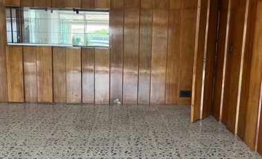 Renta Casa/oficinas Con Alberca Y Elevador. Cd. Satélite, Naucalpán, Edo. Méx. Residencia Bien Ubicada En El Corazón De Satelite