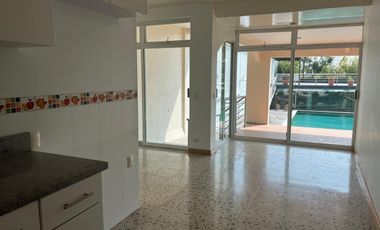 Renta Casa/oficinas Con Alberca Y Elevador. Cd. Satélite, Naucalpán, Edo. Méx. Residencia Bien Ubicada En El Corazón De Satelite