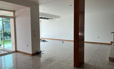 Renta Casa/oficinas Con Alberca Y Elevador. Cd. Satélite, Naucalpán, Edo. Méx. Residencia Bien Ubicada En El Corazón De Satelite