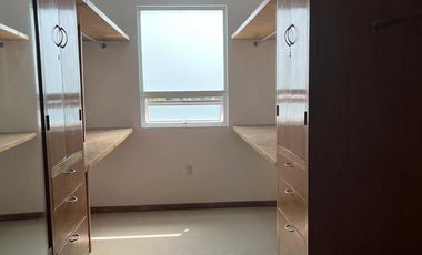 Renta Casa/oficinas Con Alberca Y Elevador. Cd. Satélite, Naucalpán, Edo. Méx. Residencia Bien Ubicada En El Corazón De Satelite